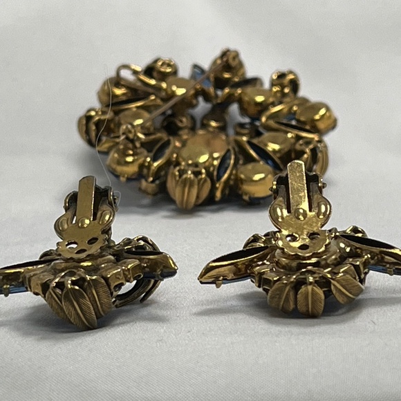 Vintage Flower Brooch w/clip Earrings + Pendant Hook. - Picture 6 of 13